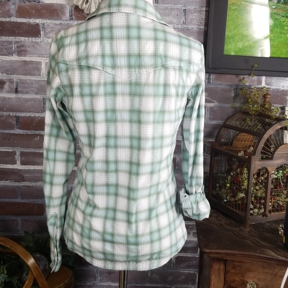 💚 Eddie Bauer Green Flannel Sport Button Up Top - Picture 3 of 4